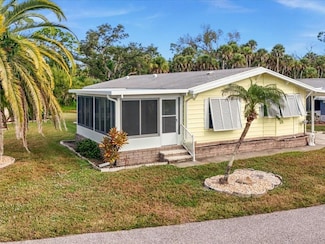 809 Manchester Ct, Englewood, FL 34223