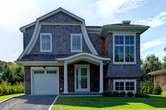 2 Crystal Mews Ln, East Hampton, NY 11937