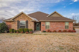 2955 N Raven Ln, Fayetteville, AR 72704