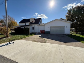 6908 John St, Brown City, MI 48416