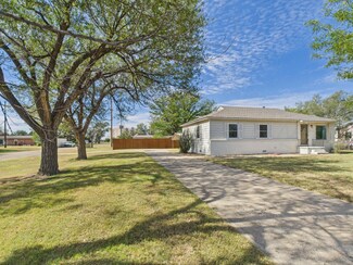 618 S Second St, Texhoma, TX 73960