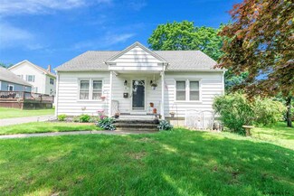 11 Layman St, Ravena, NY 12143