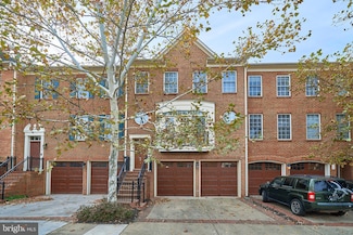 121 Herndon Mill Cir, Herndon, VA 20170