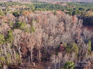 176 Suwanne Rd, Troy, NC 27371