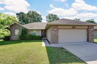 5834 S Geranium Ln, Battlefield, MO 65619