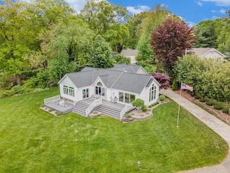 14776 Park Ct, Grand Haven, MI 49417