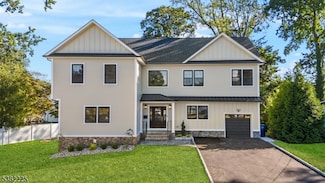 52 Skylark Place, Clark, NJ 07066