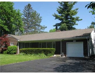 180 Barton Shore Dr, Ann Arbor, MI 48105