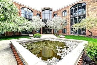 6302 Mineral Point Rd Unit 112, Madison, WI 53705