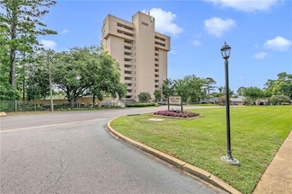 100 Tower Dr Unit 704, Daphne, AL 36526