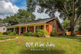 904 Mae Way, Brenham, TX 77833