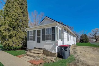 206 N Madison St, Evansville, WI 53536