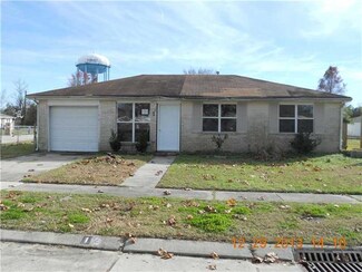 1 Jo Ann Ct, Violet, LA 70092