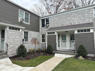 54 Glen Keith Rd Unit U, Glen Cove, NY 11542