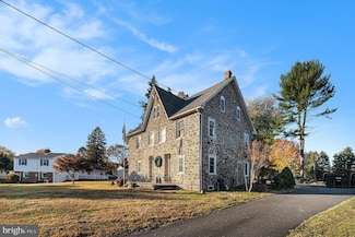 1512 Naamans Creek Rd, Garnet Valley, PA 19060