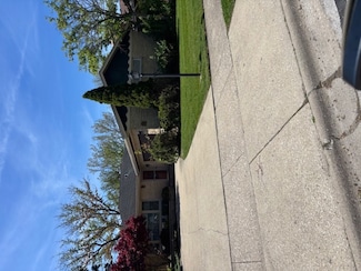 18 Scotdale Rd, La Grange Park, IL 60526