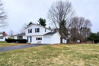 657 Regina Dr, Webster, NY 14580