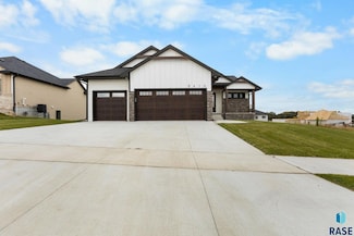 8416 E Spearfish Ct, Sioux Falls, SD 57110
