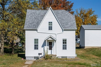 511 12th St, Highland, IL 62249