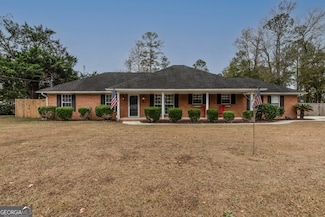 8 Cameron Ct W, Pembroke, GA 31321