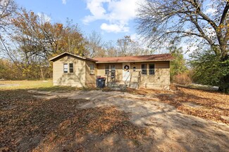 1106 Cooper St, Paris, TX 75460