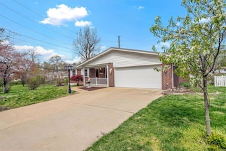 11789 Parish Dr, Bridgeton, MO 63044