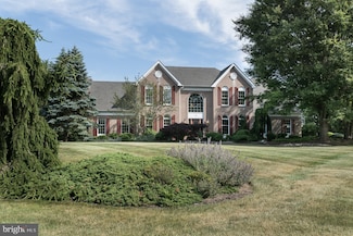 28 Woodland Dr, Belle Mead, NJ 08502