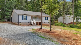 5062 Jordan Valley Rd, Trinity, NC 27370