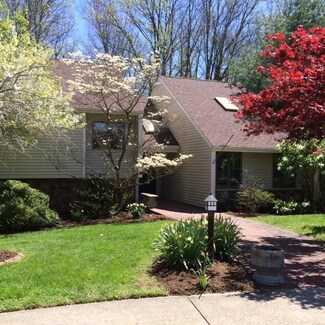 1311 S Rechter Ct, Bloomington, IN 47401