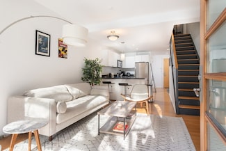 2 Earhart St Unit T128, Cambridge, MA 02141