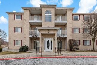 2035 W 75th Place Unit 11, Merrillville, IN 46410