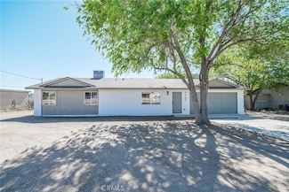 7727 Oakwood Ave, Hesperia, CA 92345