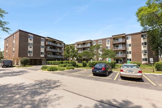 1311 S Finley Rd Unit 411, Lombard, IL 60148