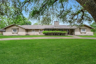 36602 Hondo Rd, Wallis, TX 77485