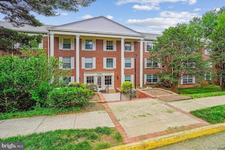 7621 Tremayne Place Unit 303, McLean, VA 22102