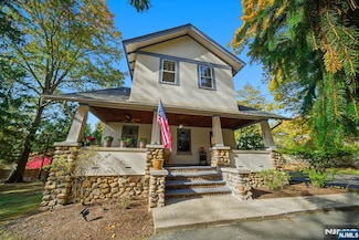 39 Highview Ave, Park Ridge, NJ 07656