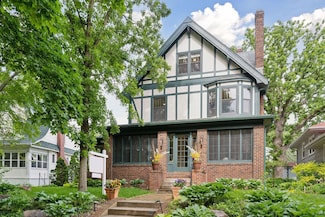 2820 Irving Ave S, Minneapolis, MN 55408