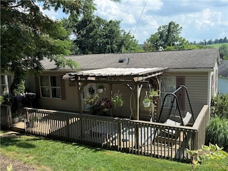 1105 4th St, Fayette City, PA 15438