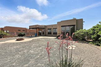 616 5th St NE, Rio Rancho, NM 87124