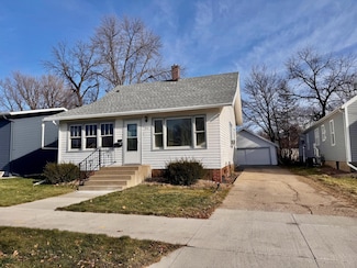 315 S 1st St, Marshall, MN 56258