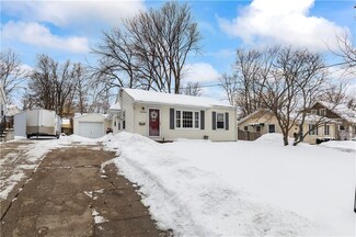 5906 Clark St, Des Moines, IA 50311