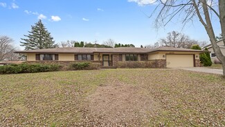 1973 Sweetbriar Ln, Rockford, IL 61107