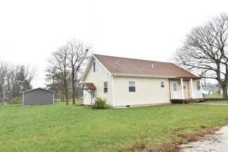 402 S Locust St, Earl Park, IN 47942