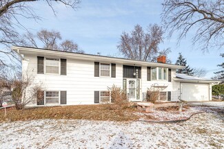 8408 49th Ave N, New Hope, MN 55428