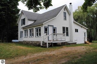 7289 15 Mile Rd, Marion, MI 49665