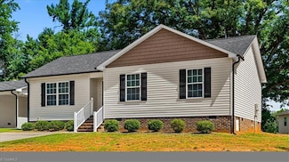 914 Fermer Rd, Asheboro, NC 27203