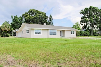 1476 Avenue F NE, Winter Haven, FL 33881