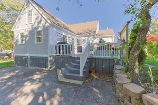 69 Pine Grove Ave, Hyannis, MA 02601