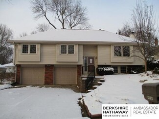 4814 Dumfries Dr, Omaha, NE 68157