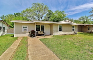911 E Lovers Ln, Arlington, TX 76010